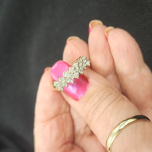 SALE💥14k Diamond Anniversary Ring - Picture 2 of 13